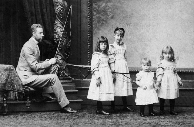 19th-century_Austrian_family_portrait.jpg