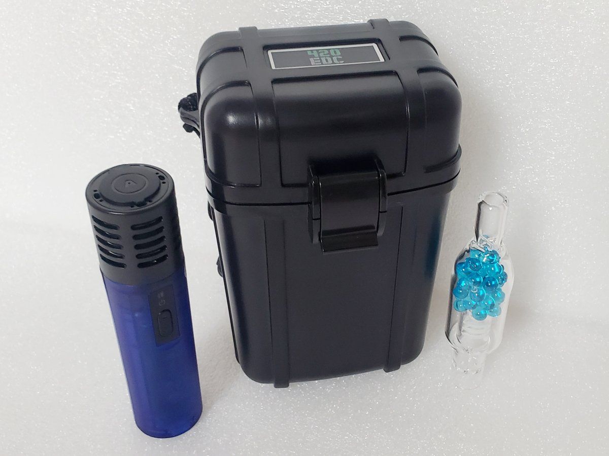 Blue Haze Arizer Air SE- Black Vert StashCase-Pill BotL Glassware.jpg