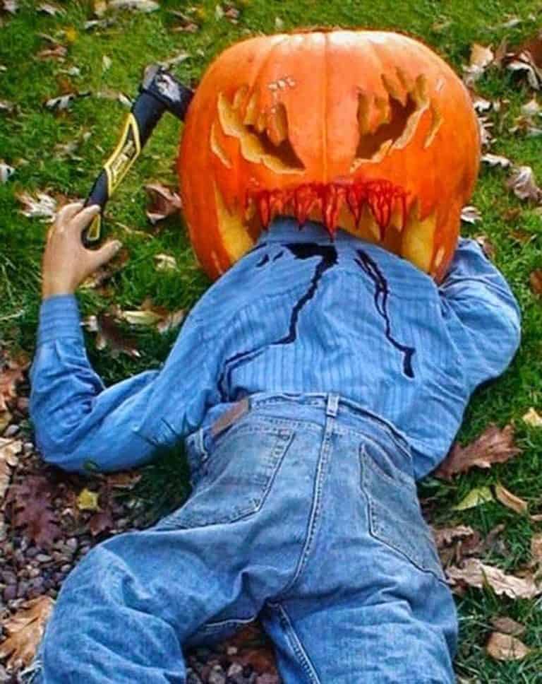 Clever-Pumpkin-Carving-Ideas-For-Halloween-27-1-Kindesign-768x968.jpg