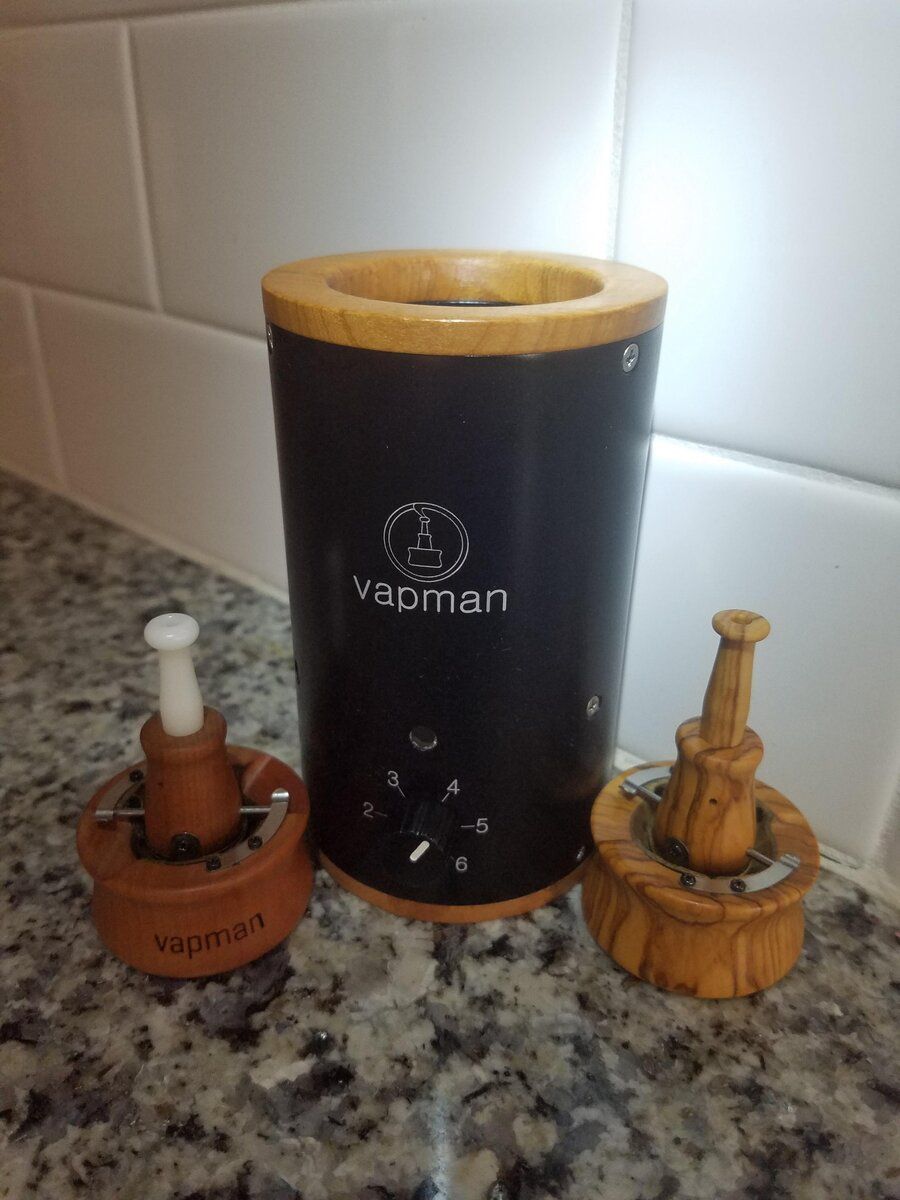 k1f30z-Finally_scored_a_grail_of_mine_-_Vapman_Station_with_olive_wood_and_pear_classic_vapman...jpg