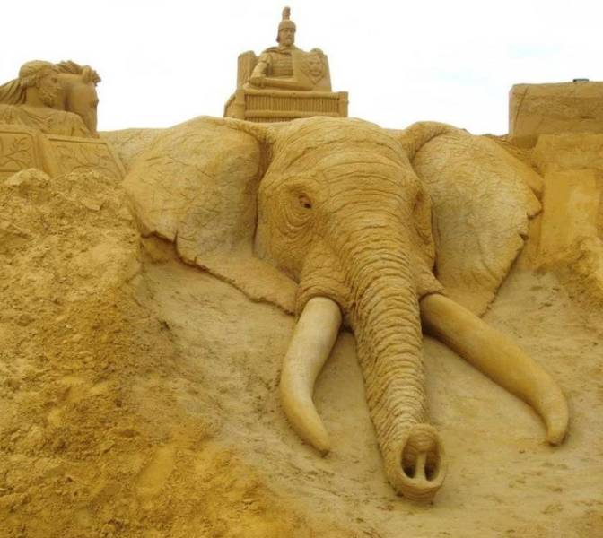 these_fantastic_sand_sculptures_are_every_childs_dream_640_01.jpg