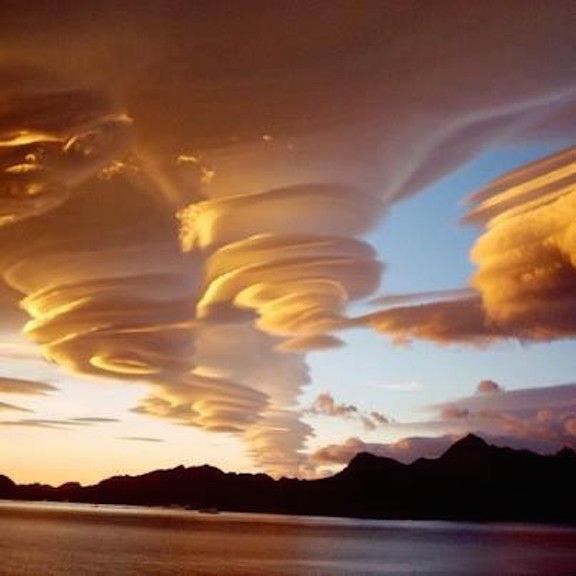Strange-cloud-formations1.jpg