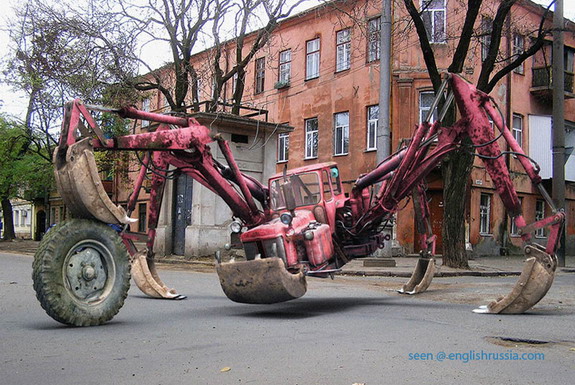 strange-russian-tractor.jpg