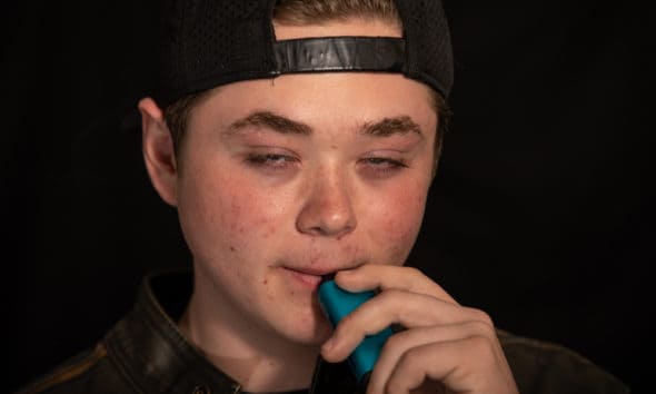 recent-study-finds-approximately-2-million-us-teens-vape-featured-590x354.jpg